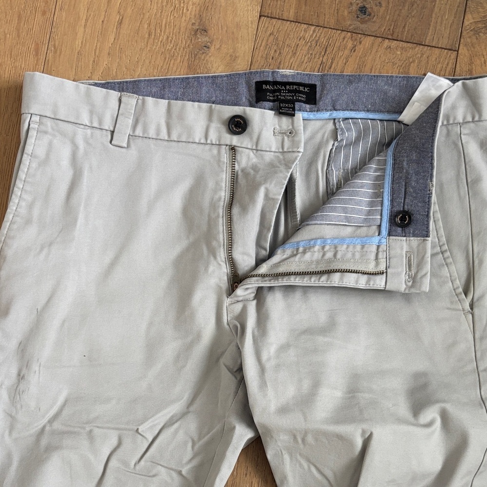 Banana Republic Men's Light Gray Chinos